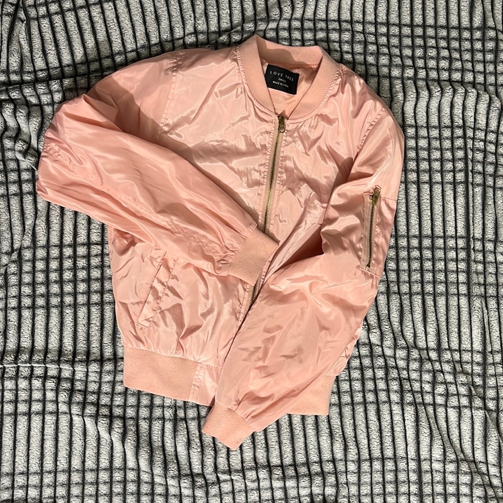 Women’s lightweight zip up jacket